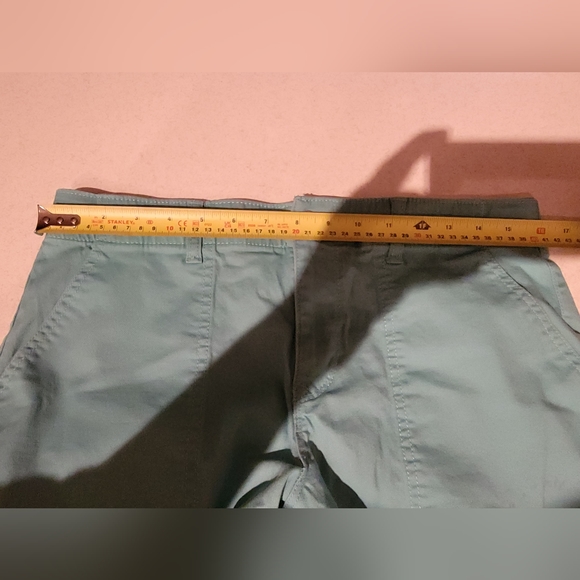 🌷2/$15 Gloria Vanderbilt capri pants for women. Size 8 - Picture 5 of 6